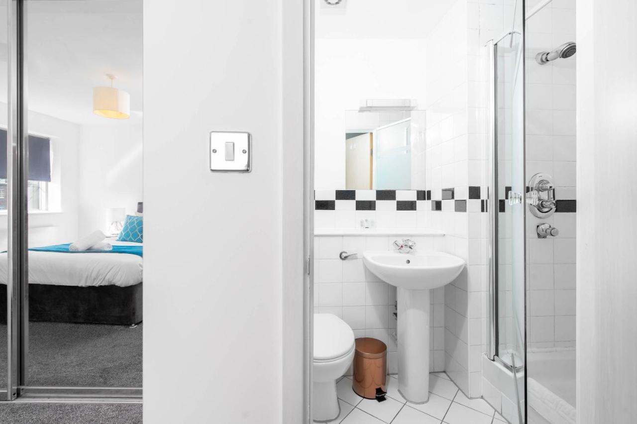City Centre - Two Bedroom Apartment - Juliet Balcony - Secure Parking - Wifi - Smart Tv Birmingham Bagian luar foto